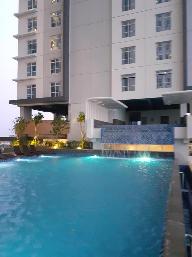Bess Mansion Apartment, 16Th Floor Surabaya Exteriör bild