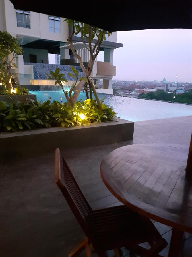 Bess Mansion Apartment, 16Th Floor Surabaya Exteriör bild
